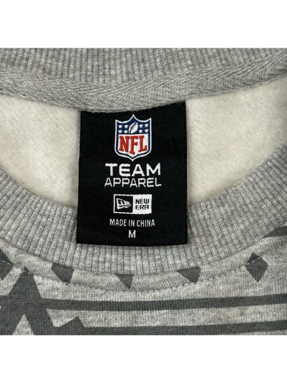 Chicago Bears Men Med Gray Aztec Fleece Crewneck Sweatshirt New Era NFL Pullover - Picture 6 of 8
